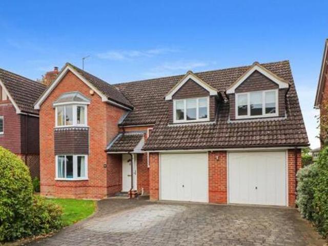 House for sale in Garston, Watford