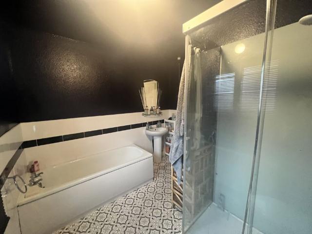 Room for rent in Beckett Park, Headingley