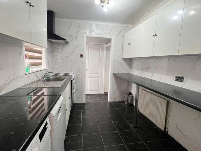 House for rent in Spring Park, Luton