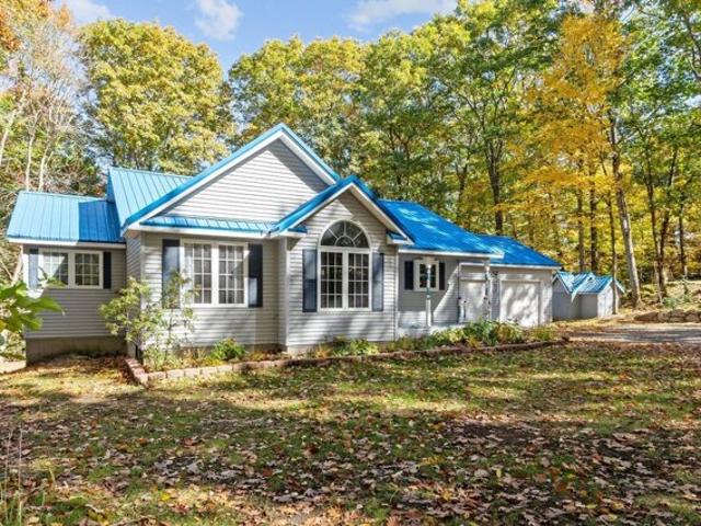 House for sale in Pequoig, Winchendon