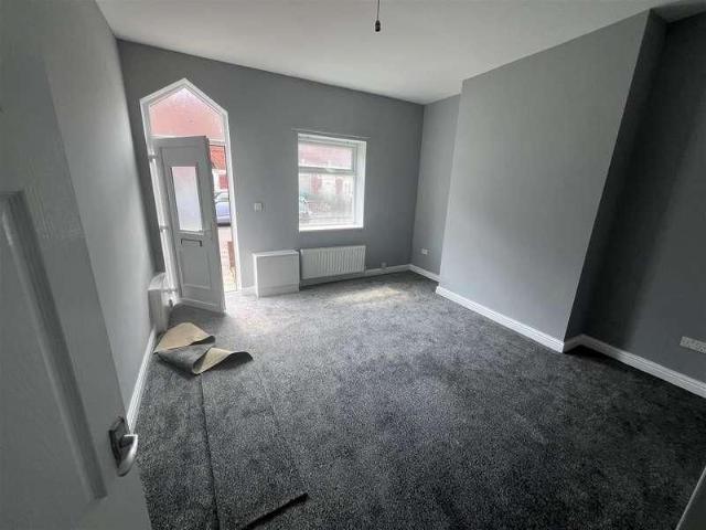 House for rent in Hollinwood, Pendock