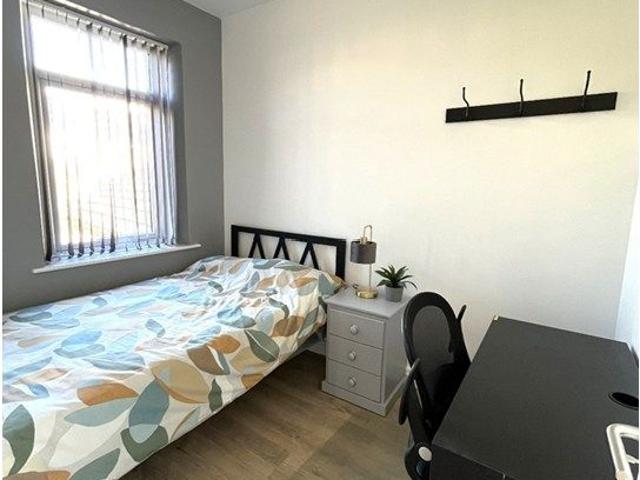 Room for rent in Hillhouse, Huddersfield