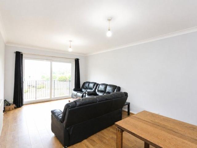 Apartment for rent in Surbiton, Greater London