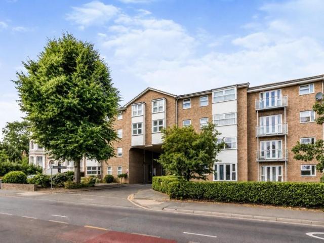 Apartment for rent in Surbiton, Greater London