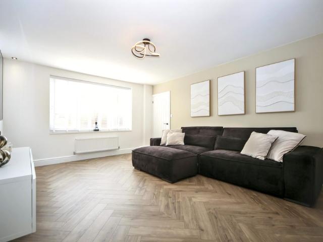 House for rent in Calderstones