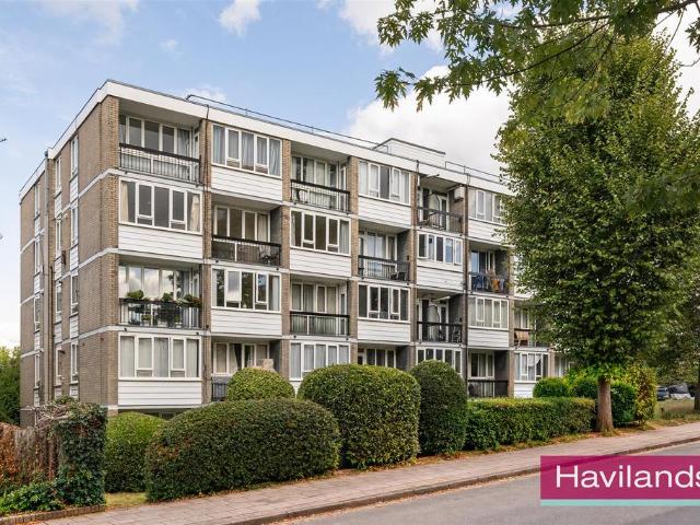 Apartment for rent in London Borough of Barnet, Greater London