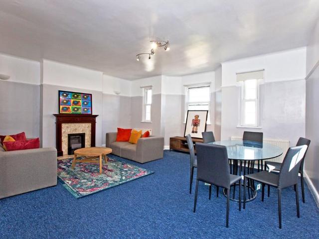 Apartment for rent in Temple Fortune, Greater London