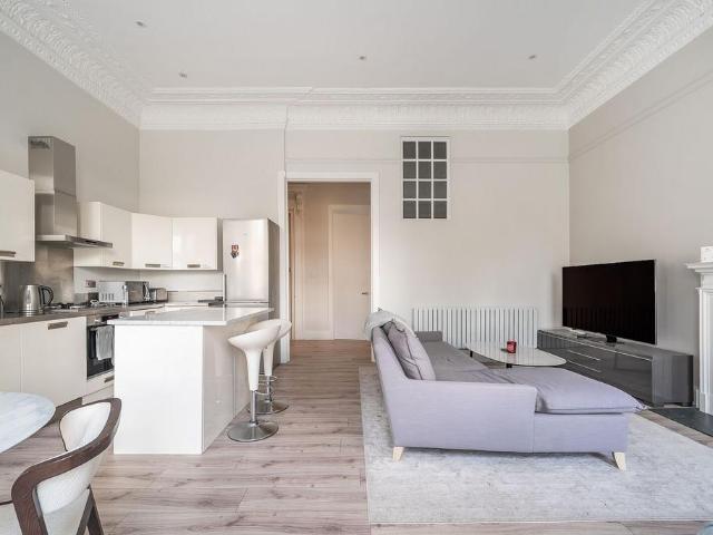 Apartment for rent in South Kensington, Greater London