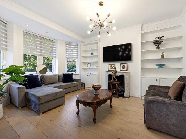 Apartment for rent in Brompton, Greater London