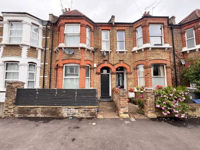 House for rent in Brondesbury, Greater London