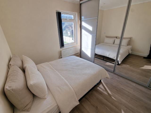 Apartment for rent in Farley Hill, Spring Park
