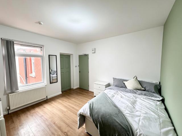 Studio for rent in Farley Hill, Spring Park