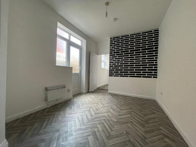 Studio for rent in Farley Hill, Luton
