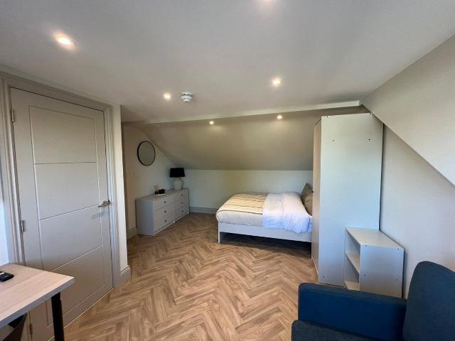 Room for rent in Southend City Centre Neighbourhood, Alton Barnes