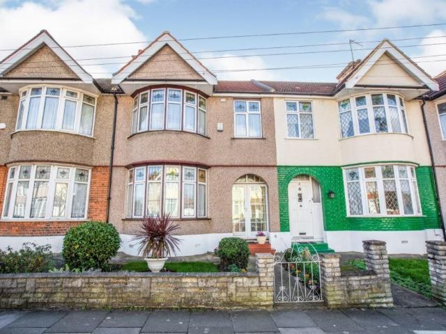 House for rent in Loxford, Greater London