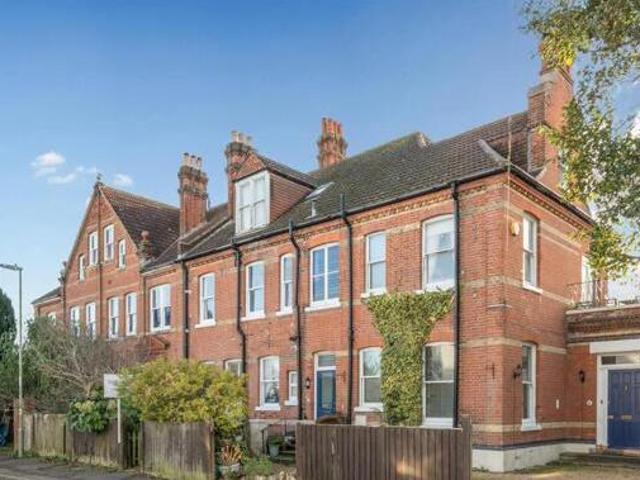 House for sale in Middlecroft, Hampshire