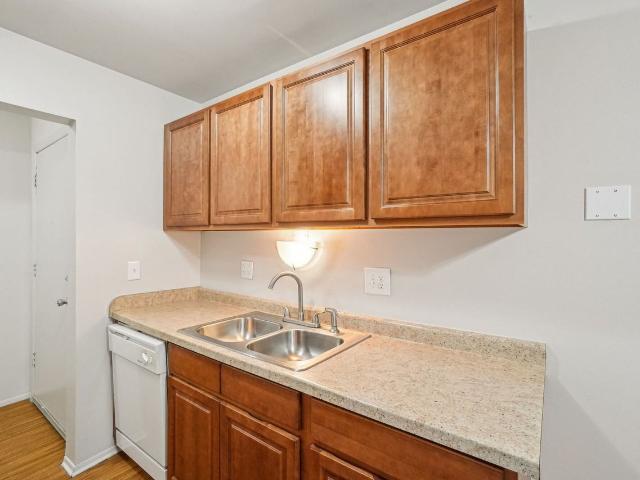 Apartment for rent in Woodhaven, Wayne County