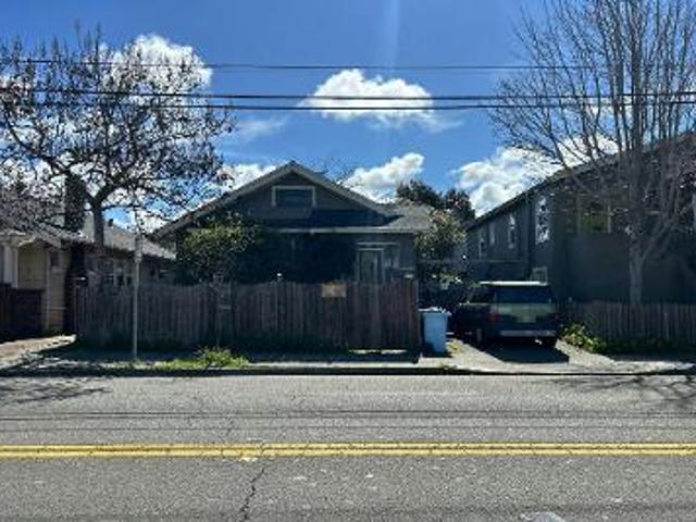 House for sale in Berkeley