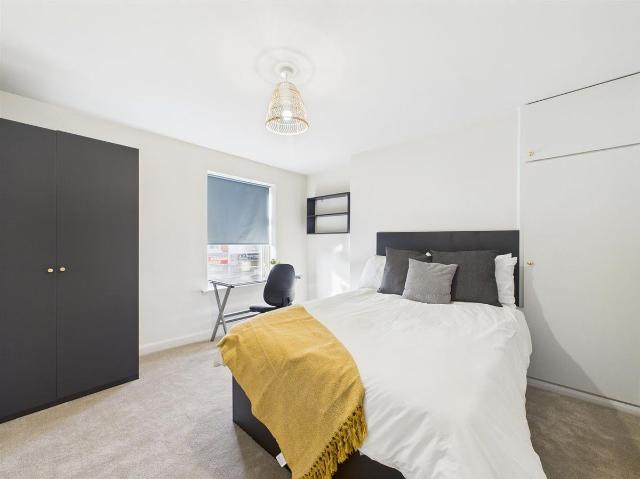 Studio for rent in Elmfield, Leicestershire
