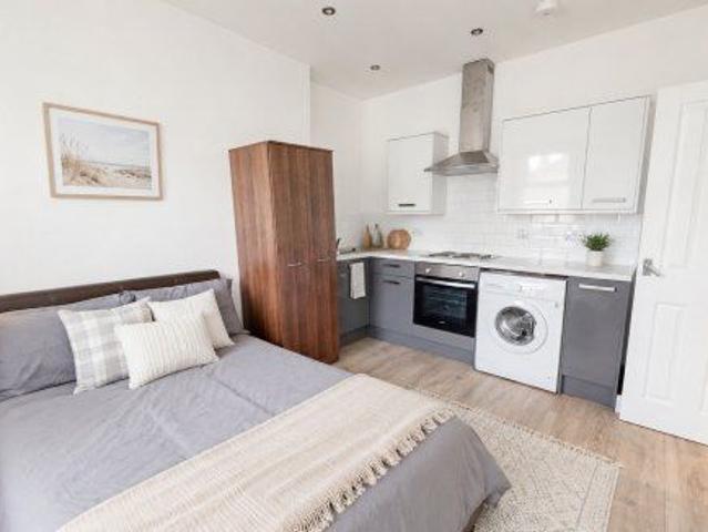 Room for rent in Elmfield, Leicestershire