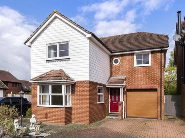 House for sale in The Butts, Kent