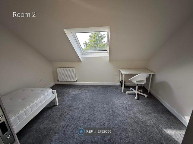 Room for rent in Stocking Farm, Old Wharf