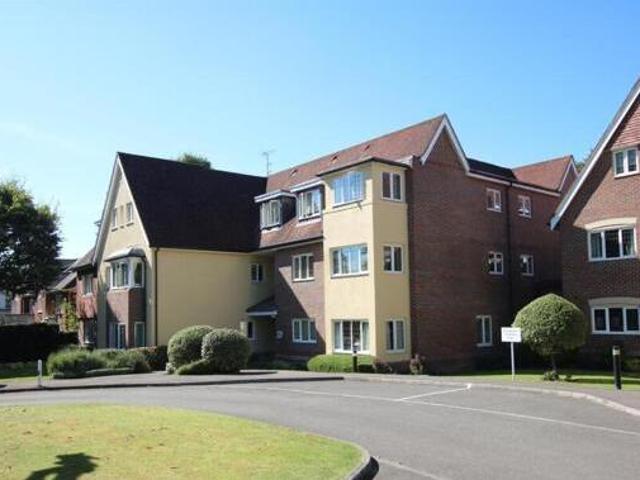 House for sale in Pachesham Park, Surrey