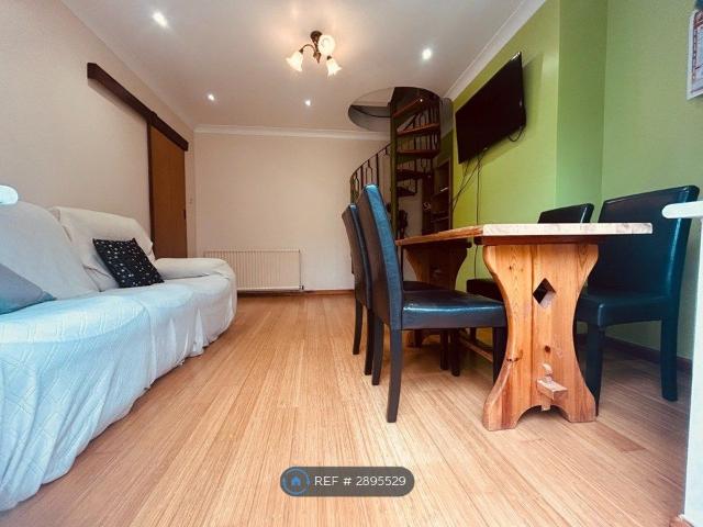 House for rent in Spring Park, Luton