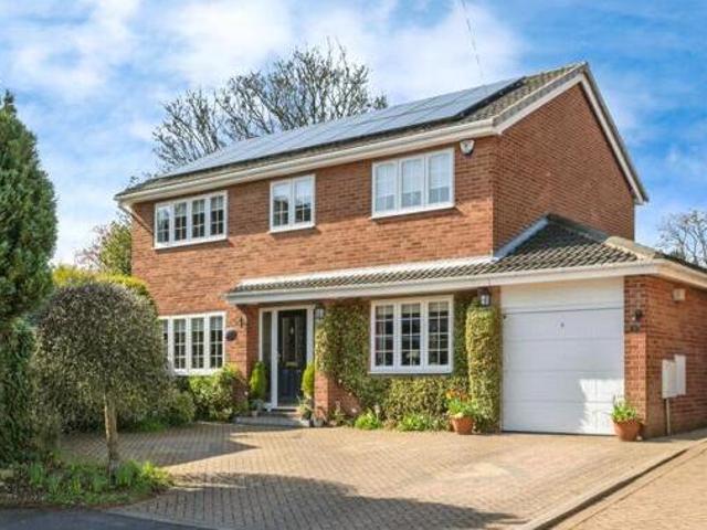 House for sale in Edenthorpe, South Yorkshire