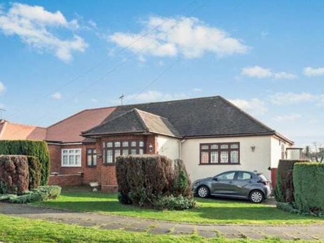 House for sale in Little Stanmore, Greater London