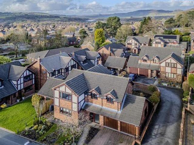 House for sale in Kingsley Moor, Staffordshire
