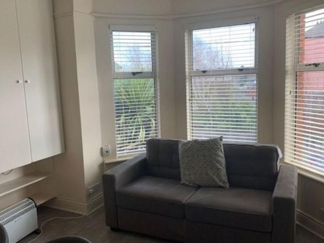 Studio to rent in Bluebell, North Tipperary