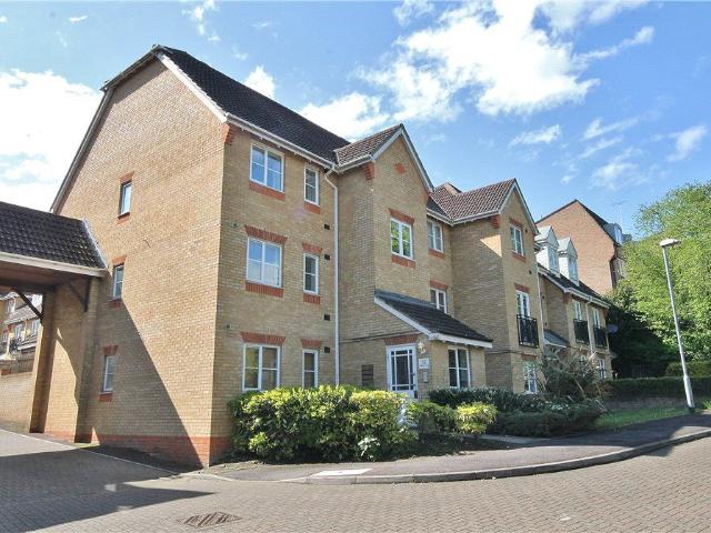 Apartment for rent in Horsell, Woking
