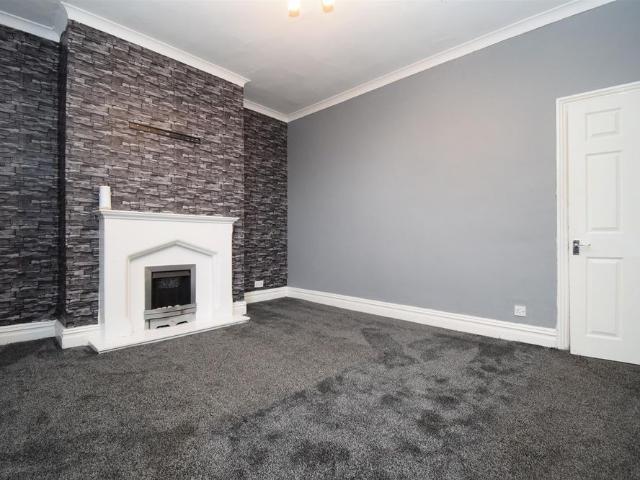 House for rent in Heath, West Yorkshire