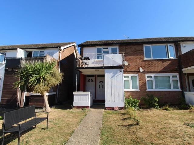 Apartment for rent in Collier Row, Greater London