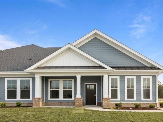 Condo for sale in Suffolk