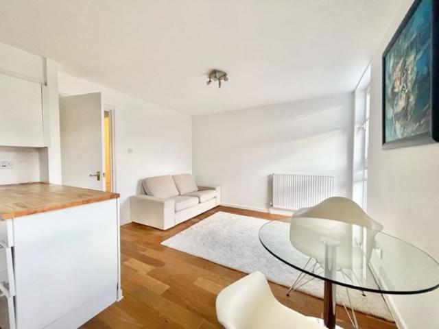 Apartment for rent in St. George in the East, Greater London