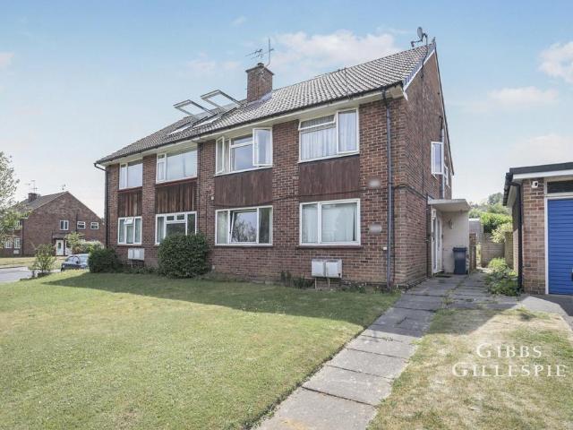 Apartment for rent in Chesham, Asheridge