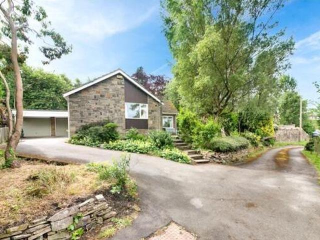 House for sale in Huddersfield, West Yorkshire