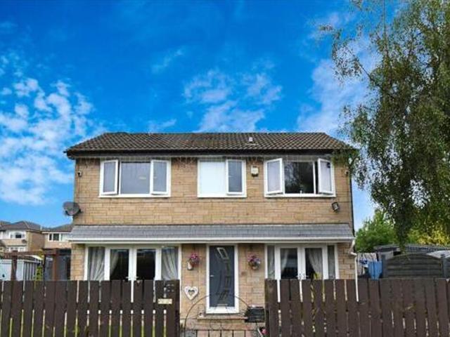 House for sale in Halifax, West Yorkshire