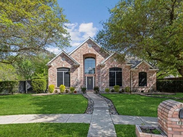 House for sale in Allen