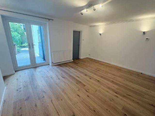 Apartment for rent in Upperton, Eastbourne