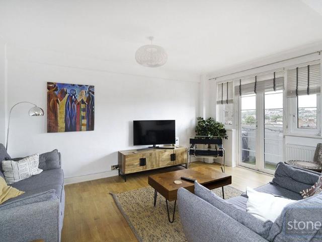 Apartment for rent in Cricklewood, Greater London