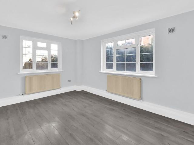 Studio for rent in Cricklewood, Greater London