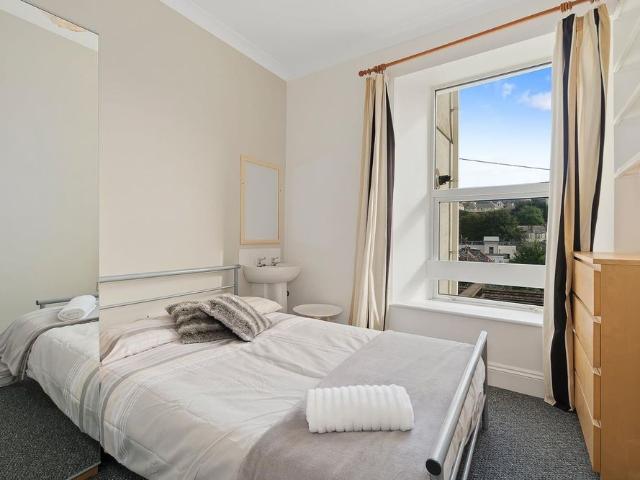 Room for rent in Lipson Vale, Mount Wise