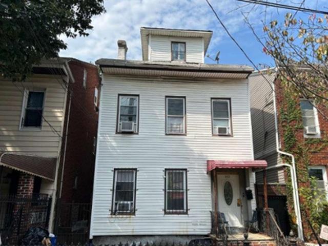 House for sale in Arverne, New York