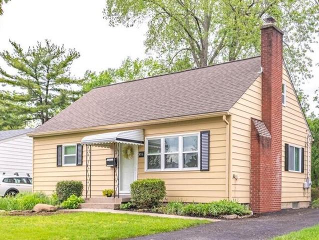 House for sale in Grove City