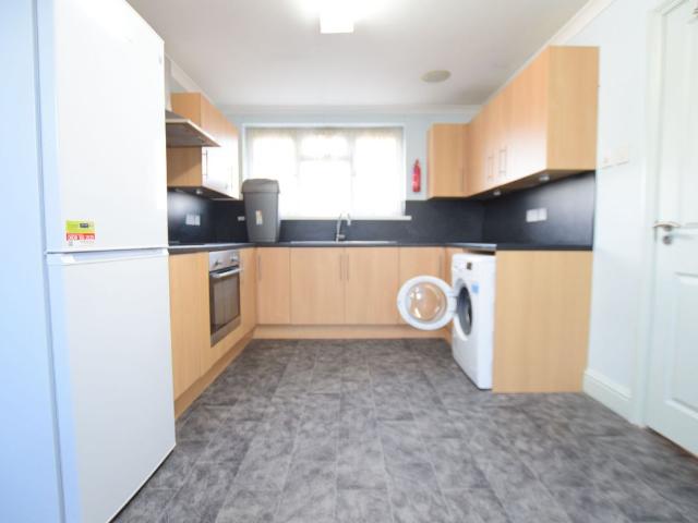 Apartment for rent in Seven Kings, Greater London