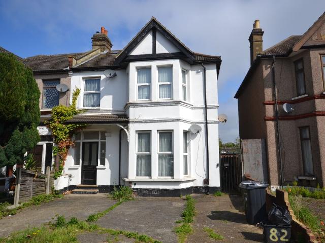 Studio for rent in Seven Kings, Greater London