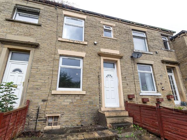 House for rent in Brookfoot, Brighouse
